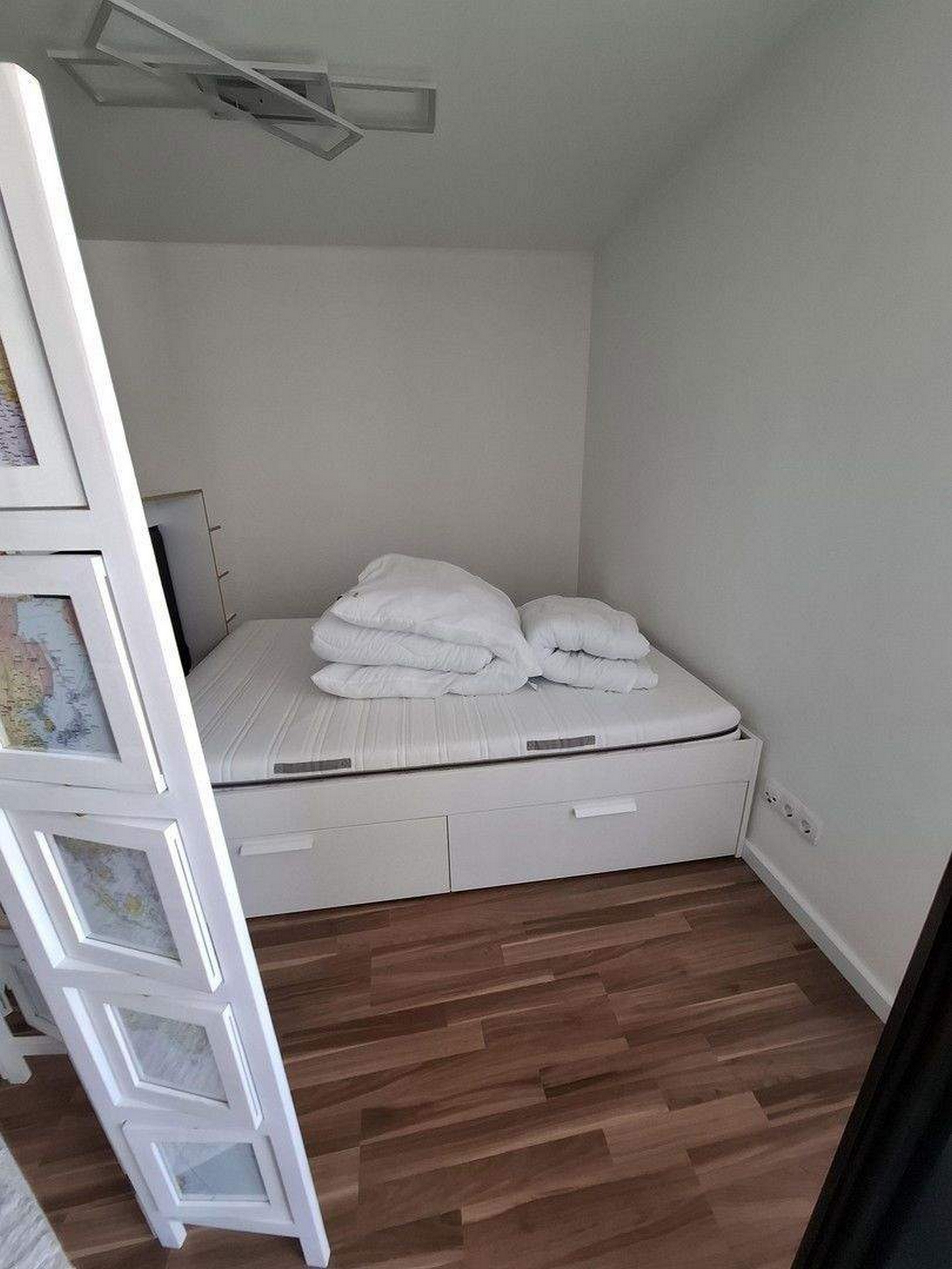 Elegant 1-Room Furnished Apartment with Balcony & Parking