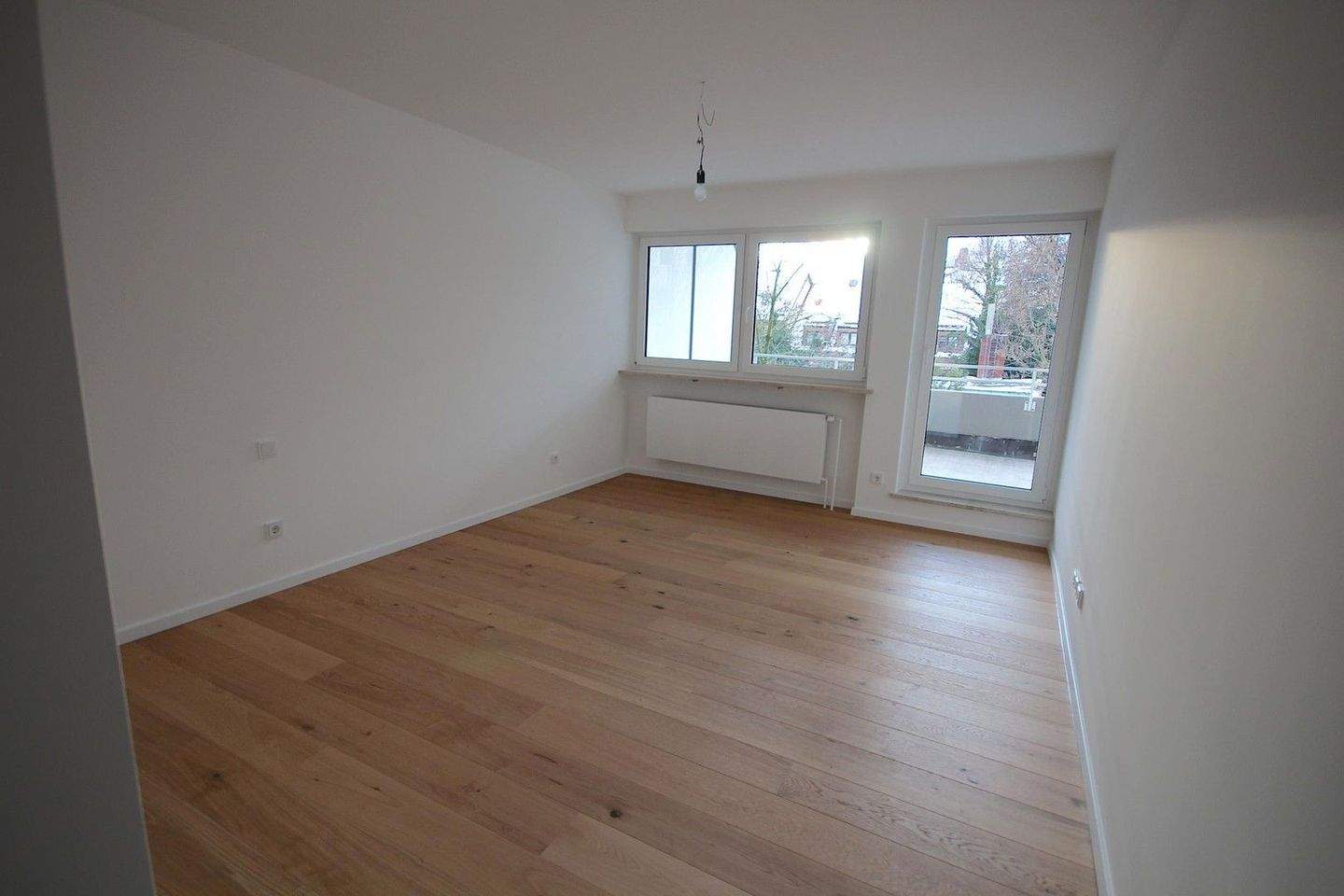 Spacious 2-Room Apartment with Balcony & Parking – Au-Haidhausen, Munich