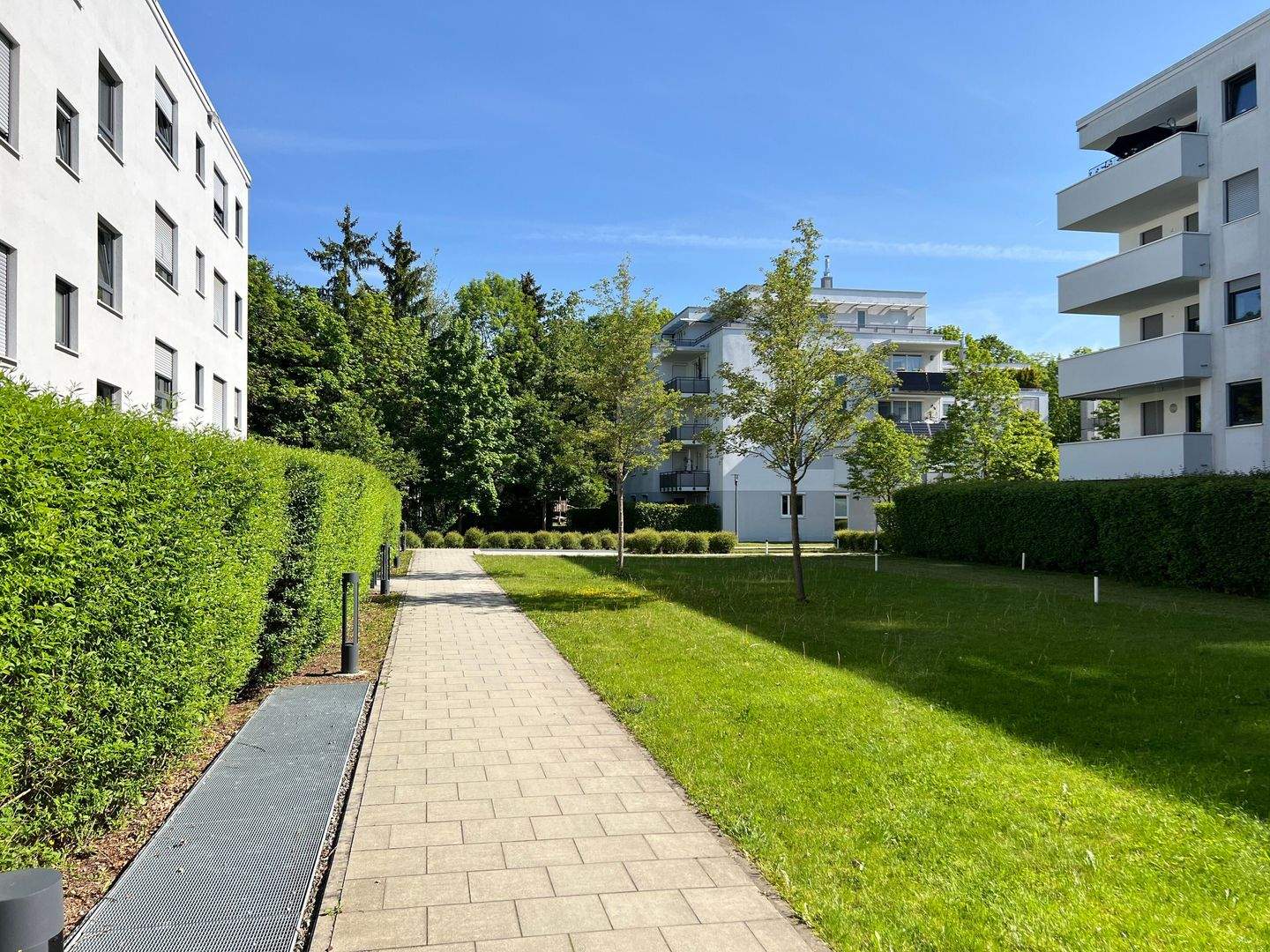 Modern 3-Bedroom New-Build Apartment with Loggia in Munich-Bogenhausen