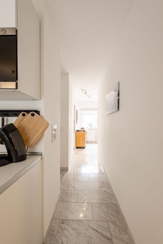 Bright 2-Room Apartment with Balcony & Fitted Kitchen in Schorndorf