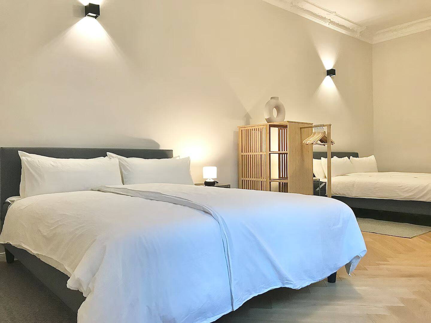 Elegant 4-Room Apartment with Private Courtyard Access in Berlin-Charlottenburg