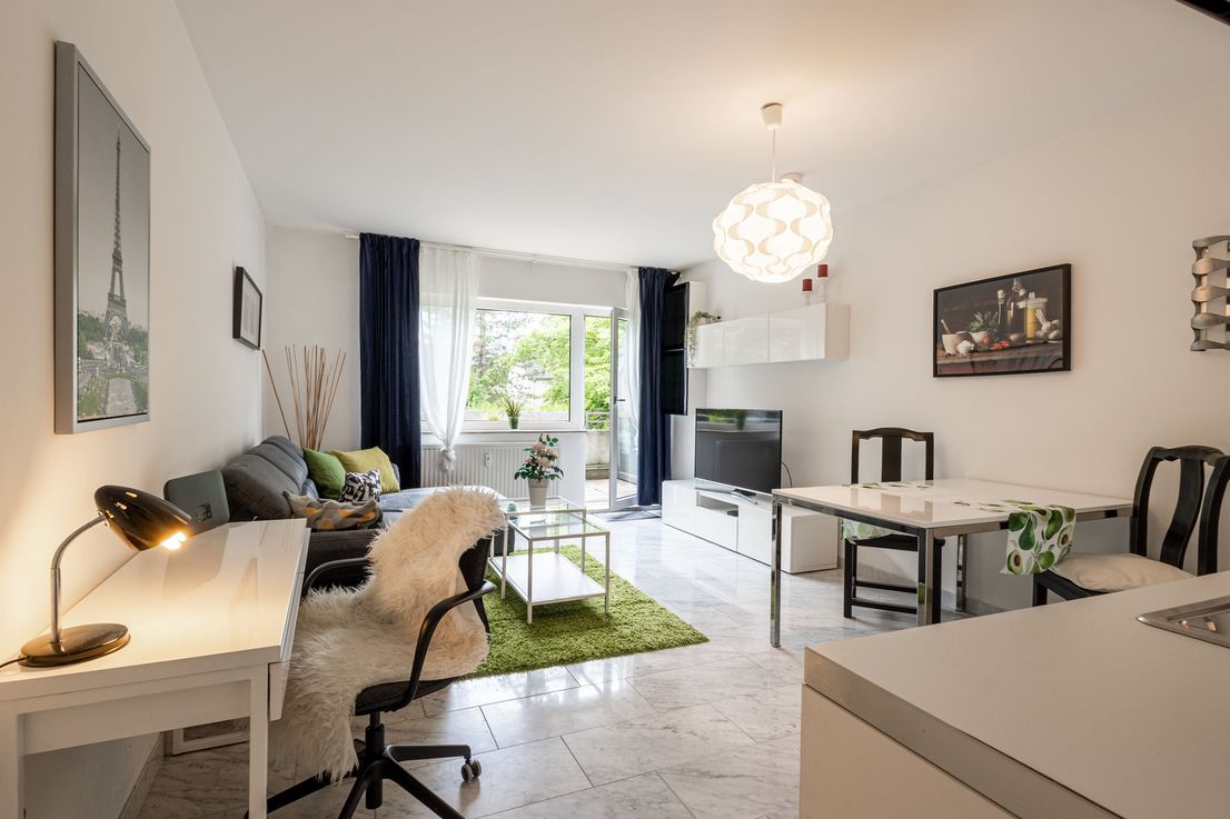 Bright 2-Room Apartment in Kiel with Functional Layout