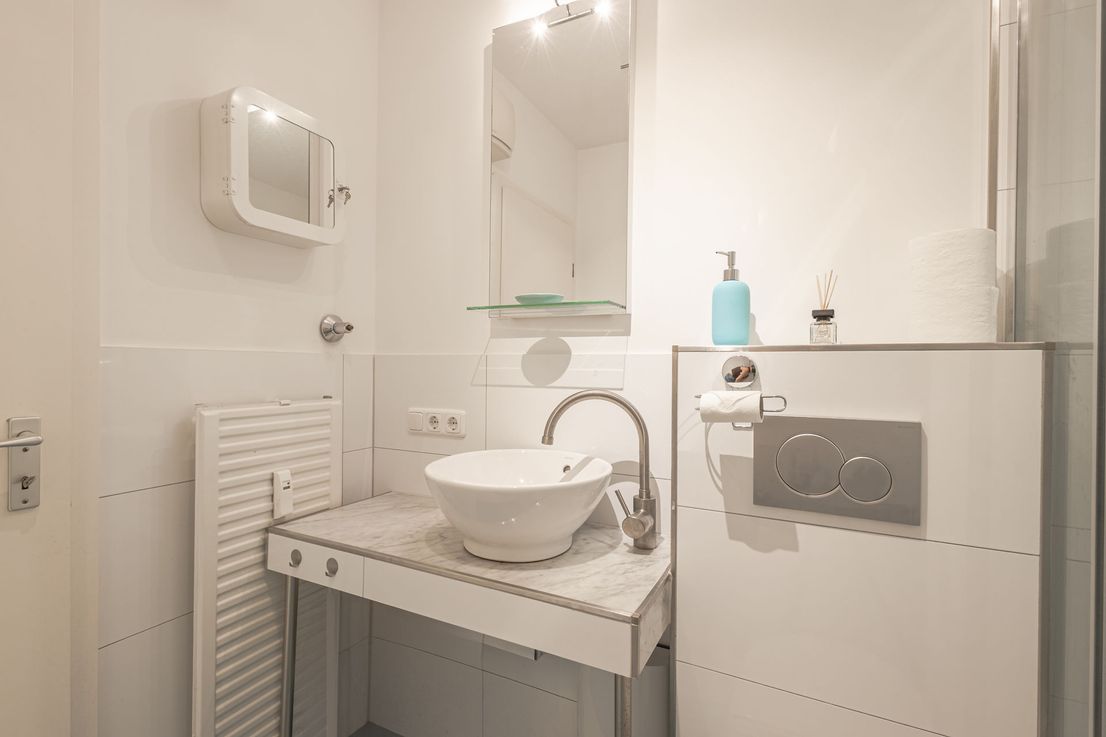 Bright 2-Room Apartment in Kiel with Functional Layout