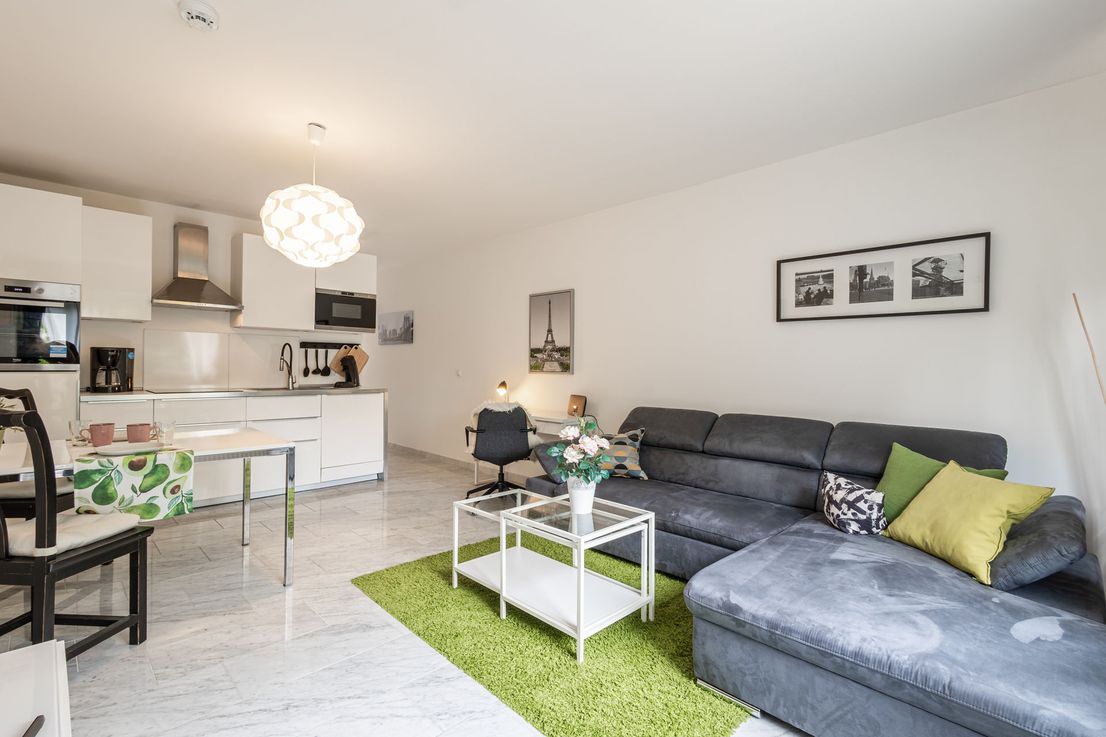 Bright 2-Room Apartment in Kiel with Functional Layout
